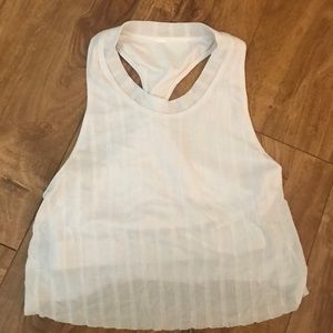 Alo Yoga athleisure shirt crop top